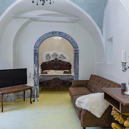 Apartman Charlotte V Dome So Studnou Na Streche Banska Stiavnica Luaran gambar