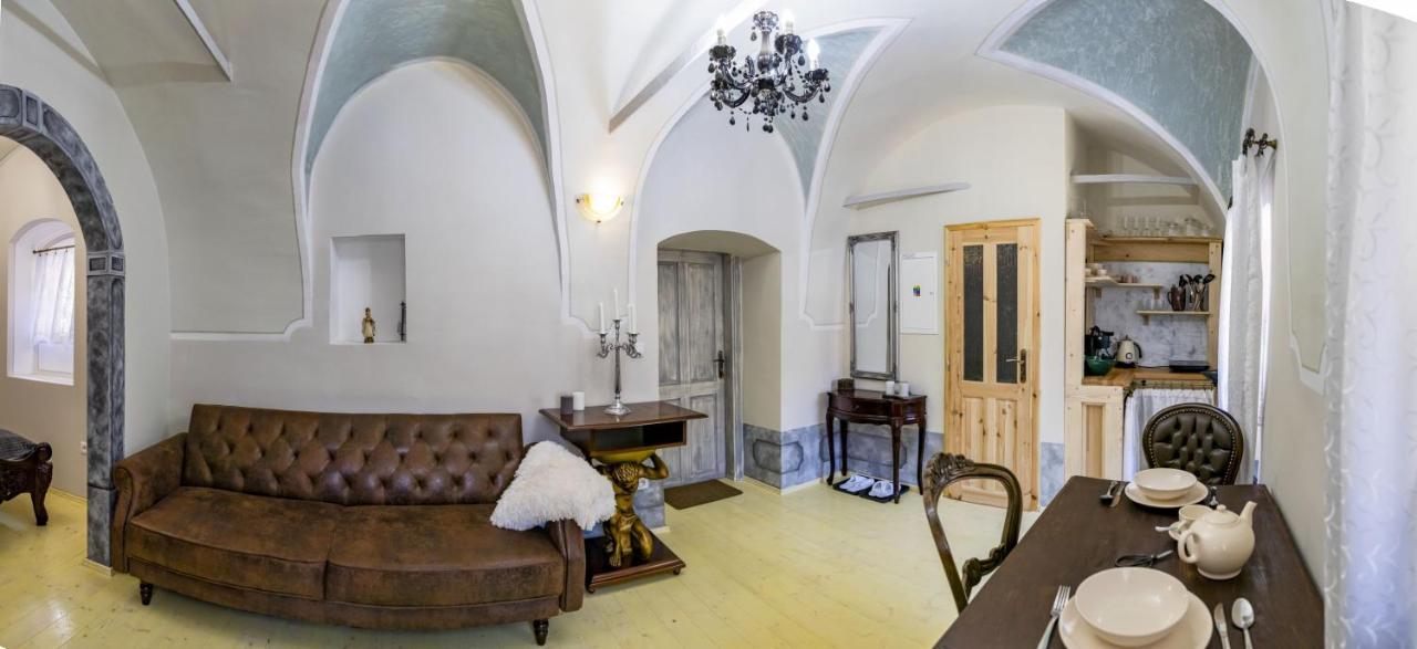 Apartman Charlotte V Dome So Studnou Na Streche Banska Stiavnica Luaran gambar