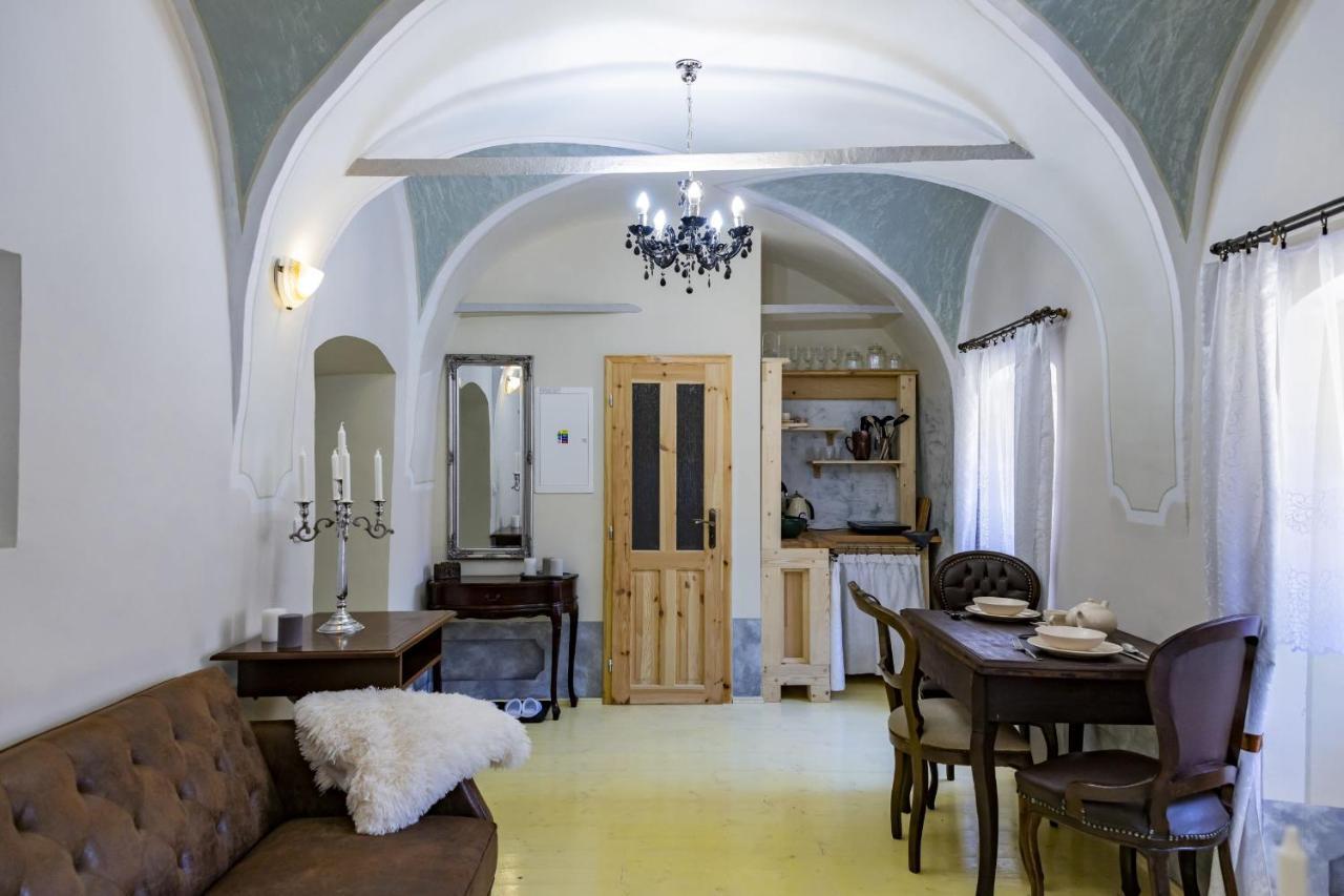 Apartman Charlotte V Dome So Studnou Na Streche Banska Stiavnica Luaran gambar